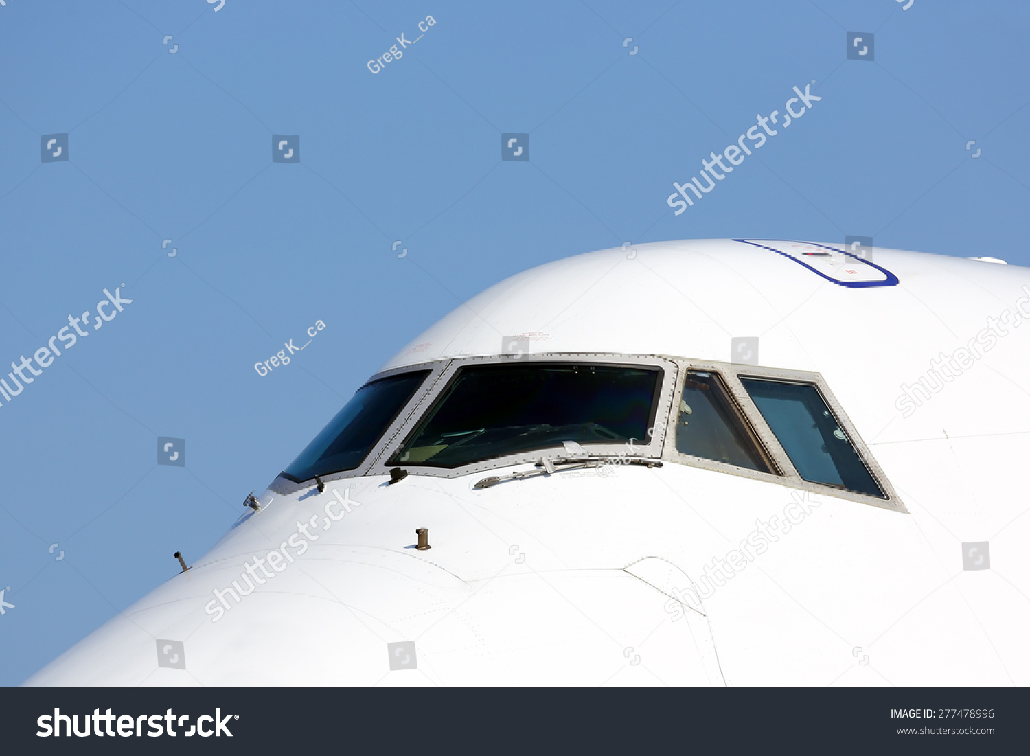 飞机驾驶舱窗户-交通运输-海洛创意(HelloRF)-