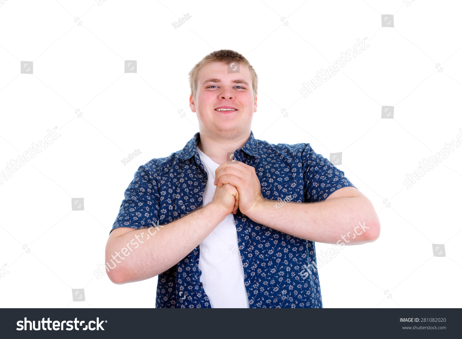 请登录 | 原标题 young man in blue shirt with smile white teeth