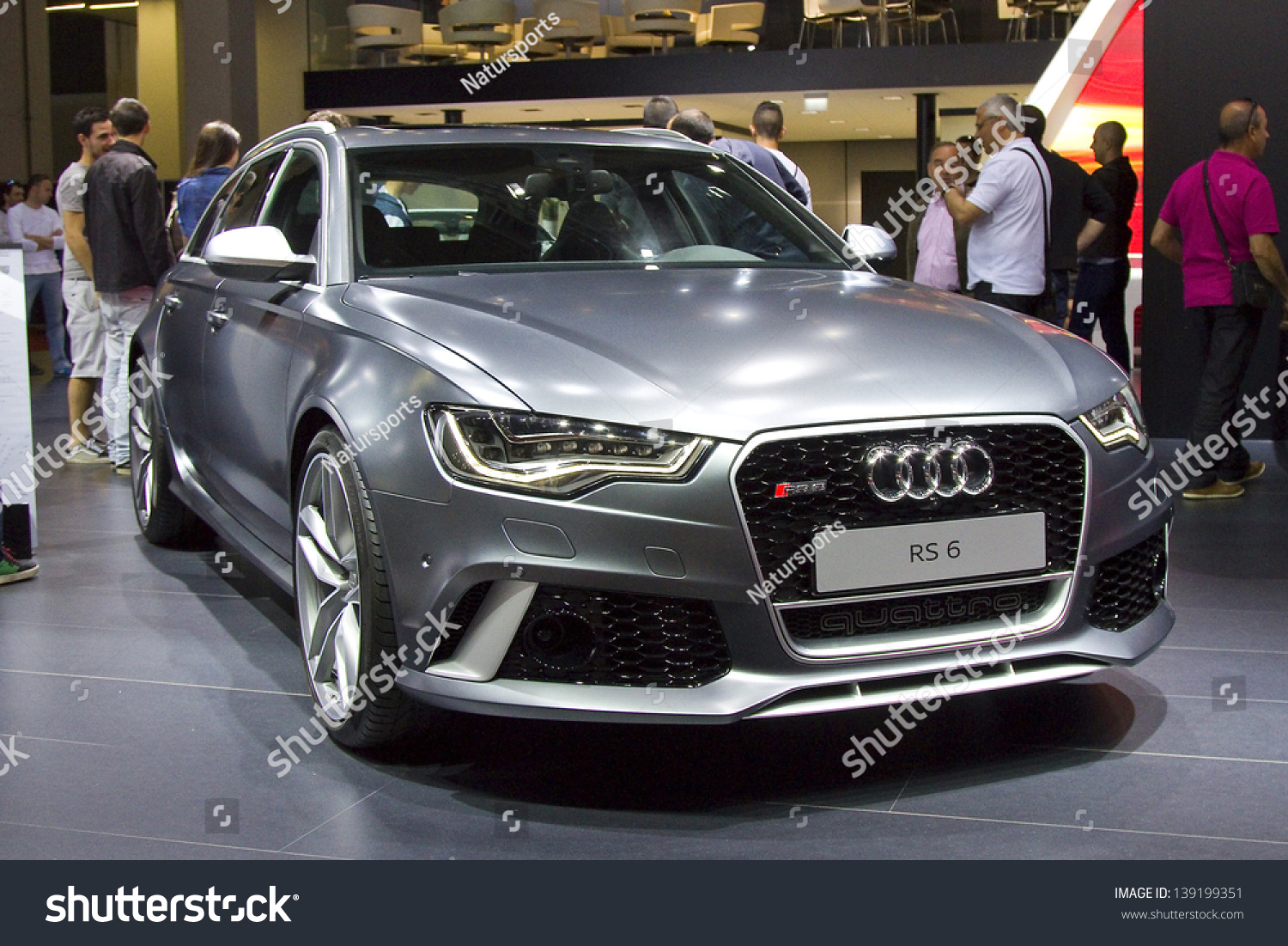 巴塞罗那,5月17日:奥迪rs6在巴塞罗那国际汽车展-沙龙国际德尔辆轿车