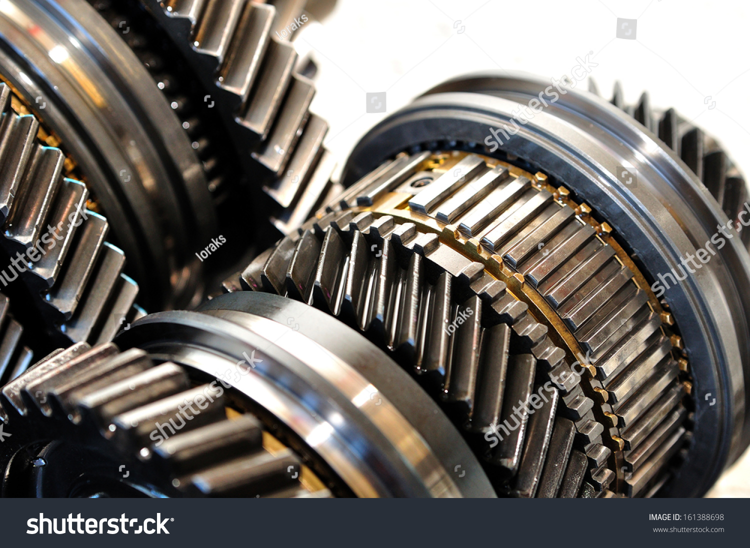 一种汽车变速箱齿轮齿端倒棱刀架设计