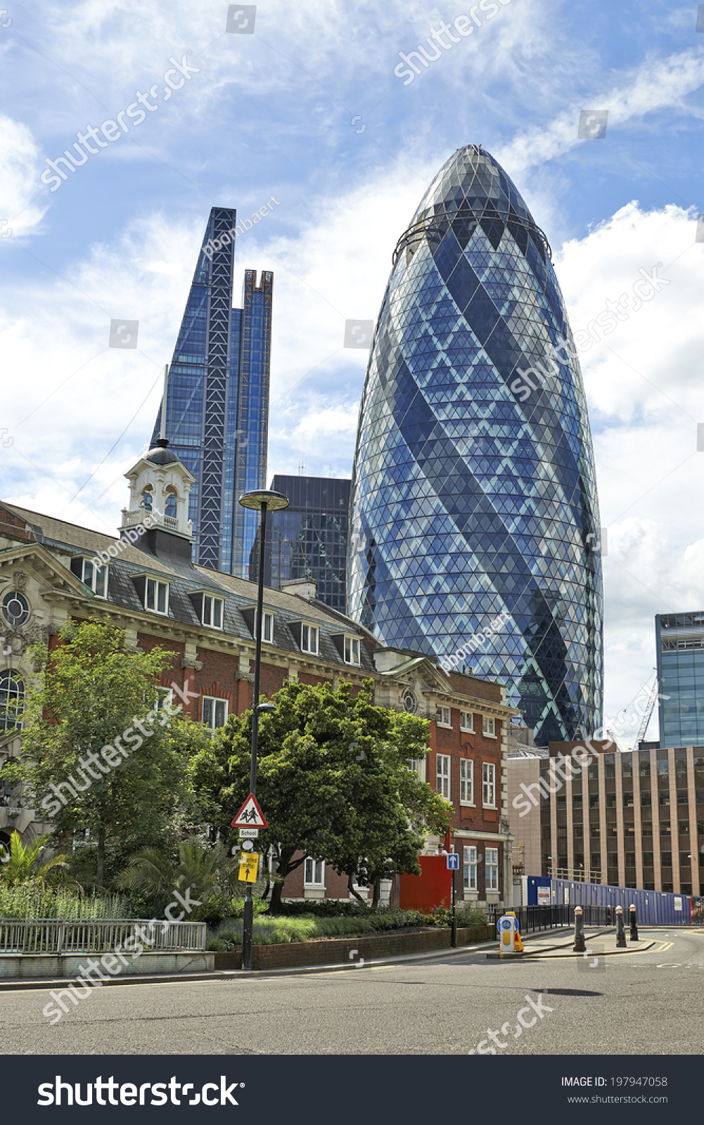 06年6月:瑞士再保险的现代玻璃建筑小黄瓜在06年6月,2014年在伦敦