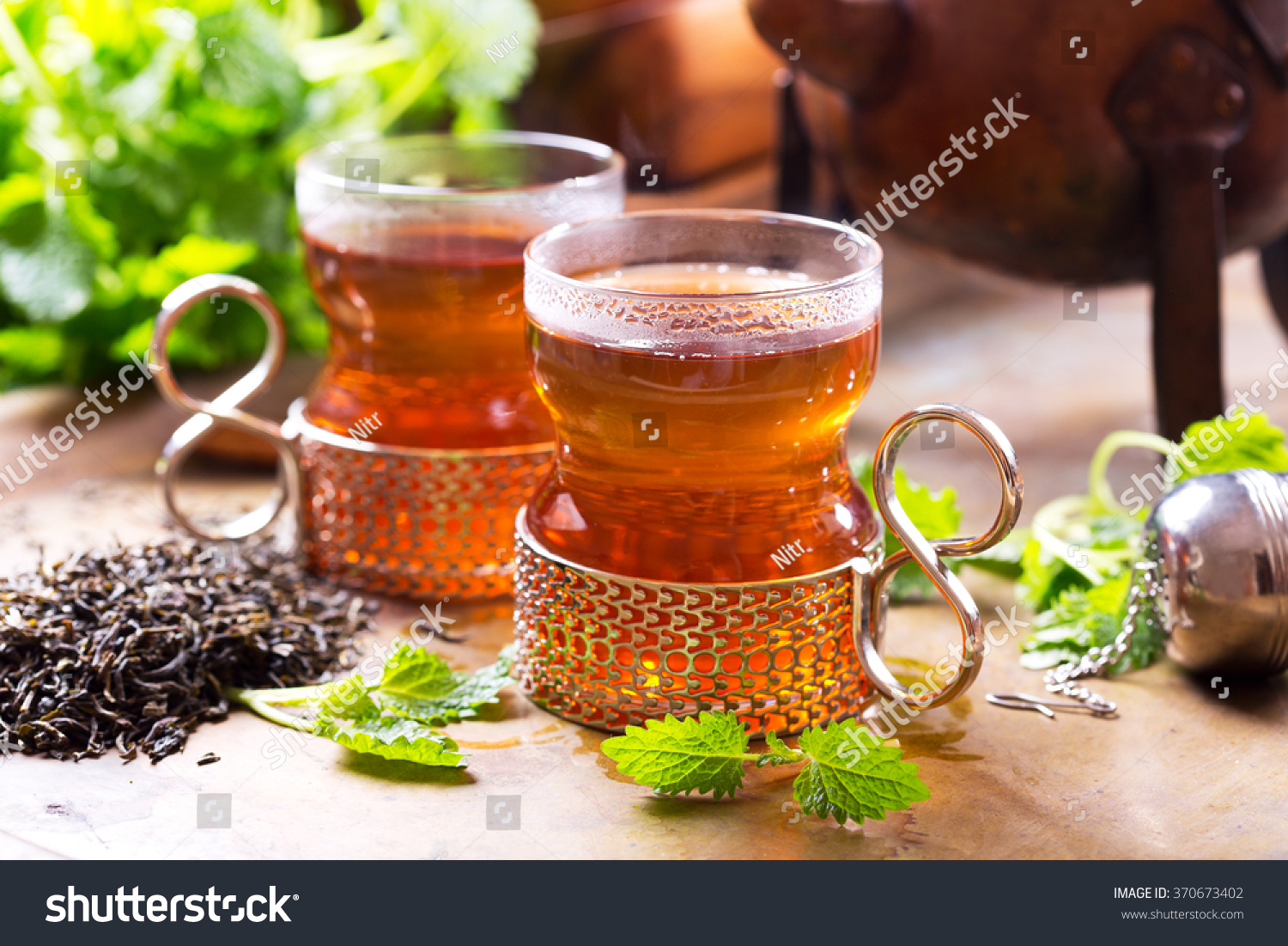 glasses of hot tea with mint -食品及饮料,物体-海洛创意(hellorf)